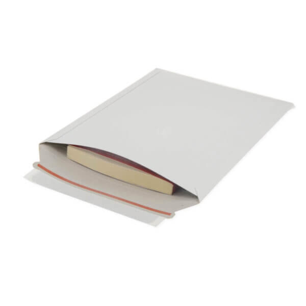 Kartonnen enveloppen wit, met plakstrip – 215 x 270 mm – 100 stuks